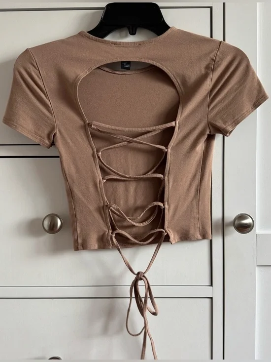 Forever 21 lace up back shirt - Picture 2 of 3